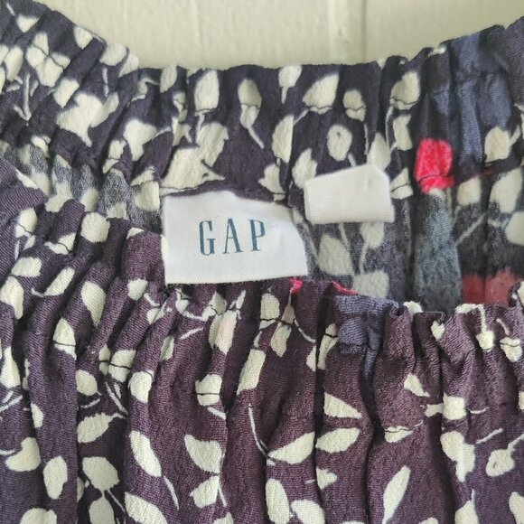 GAP Dress, Floral Print in Red White & Blue Flowers on Black, Ruffled Hem - Picture 5 of 5